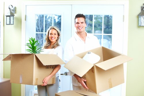 Southcroydon family using flexible mobile storage for moving